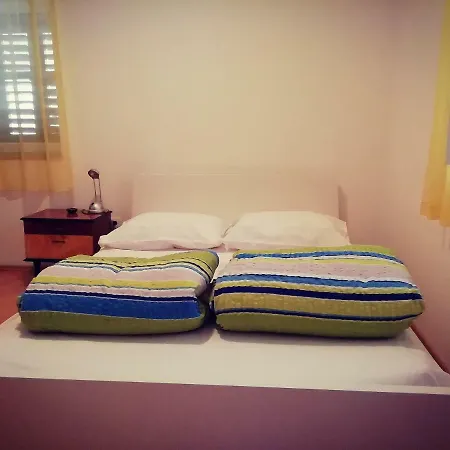 Bruno-centre Of דירה שיבניק