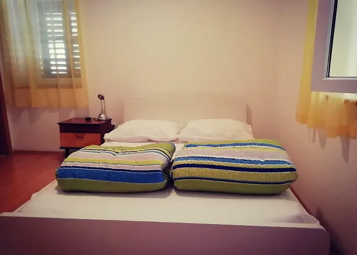 Bruno-centre Of 아파트 시베니크